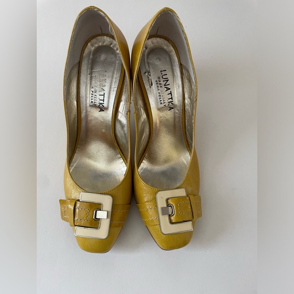 Gorgeous Yellow Leather Women's Heels - Picture 6 of 10